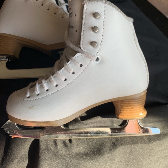 Jackson Elle figure skates 13W with mirage blades - Picture 7 of 7